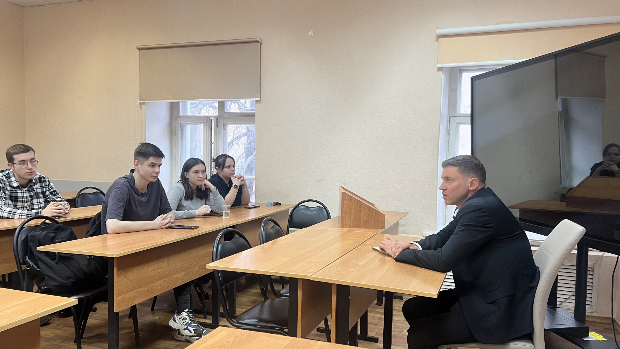 Роман Галагаев поговорил со студентами ЯрГУ о политике и бизнесе