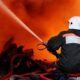 В Ярославле вспыхнул расселенный дом в поселке Силикатного завода