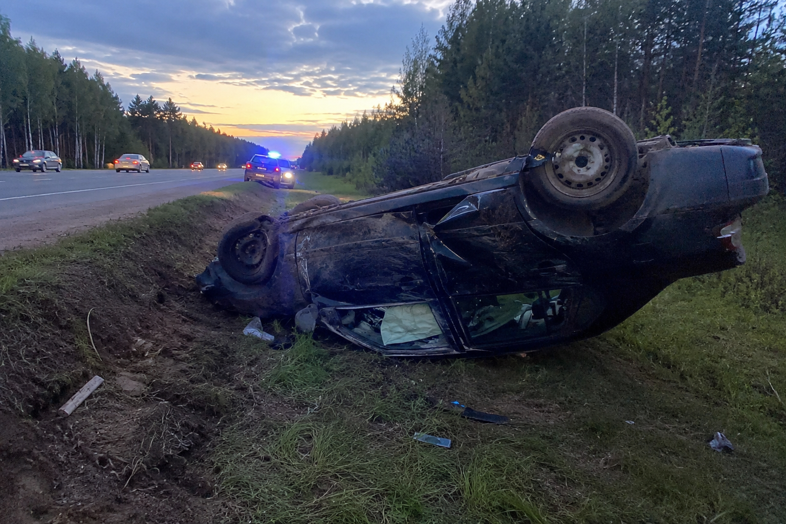 На трассе М-8 под Переславлем перевернулся Ford