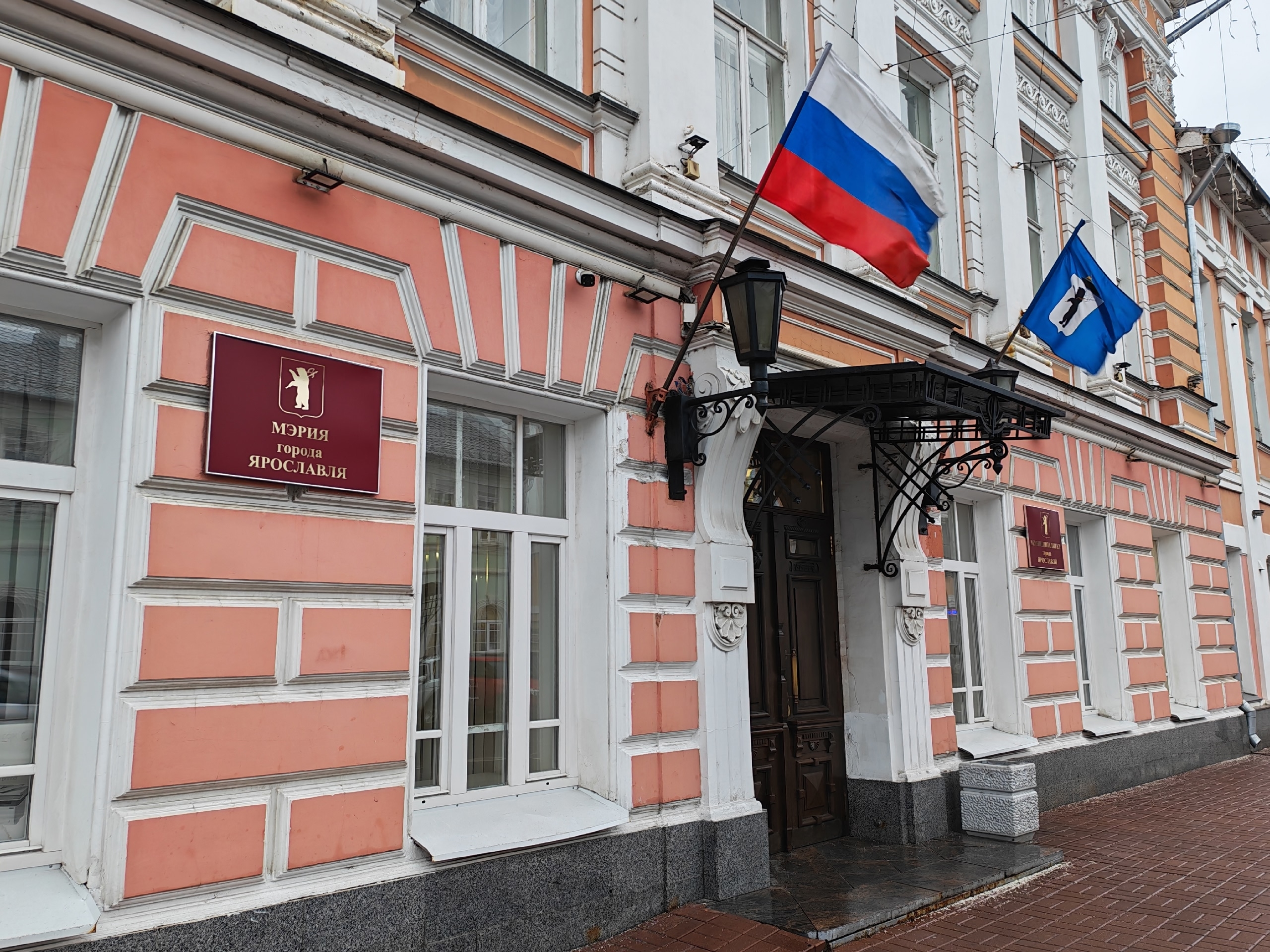Мэрия Ярославля проиграла суд из-за рекламы на дорожных знаках