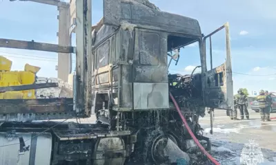 Под Ярославлем сгорел грузовик со стройматериалами