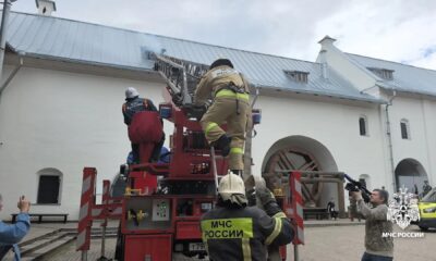 В Ростовском кремле задержали похитителя картины во время учений