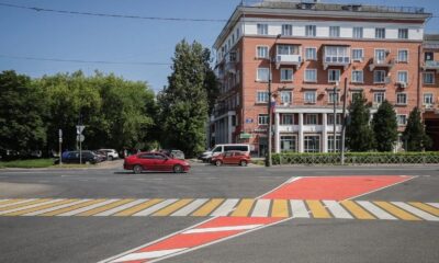 В Рыбинске начали наносить красную дорожную разметку