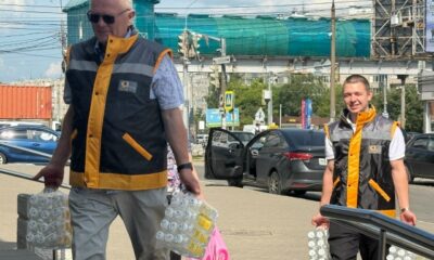 В Ярославской области пассажирам автобусов раздали почти две тысячи бутылок воды