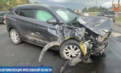 80-летний водитель госпитализирован после аварии под Ярославлем