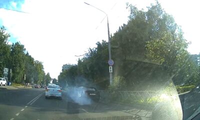 В Ярославле водитель устроил шоу с дымом из-под колес