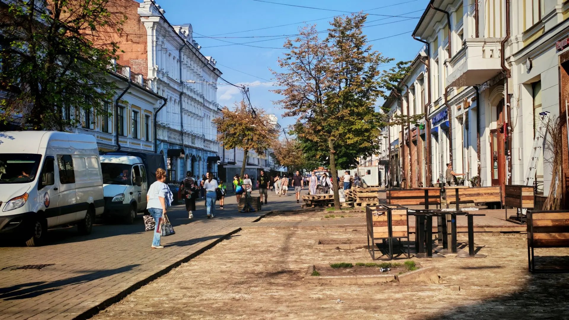 На улице Кирова в Ярославле сняли первую плитку
