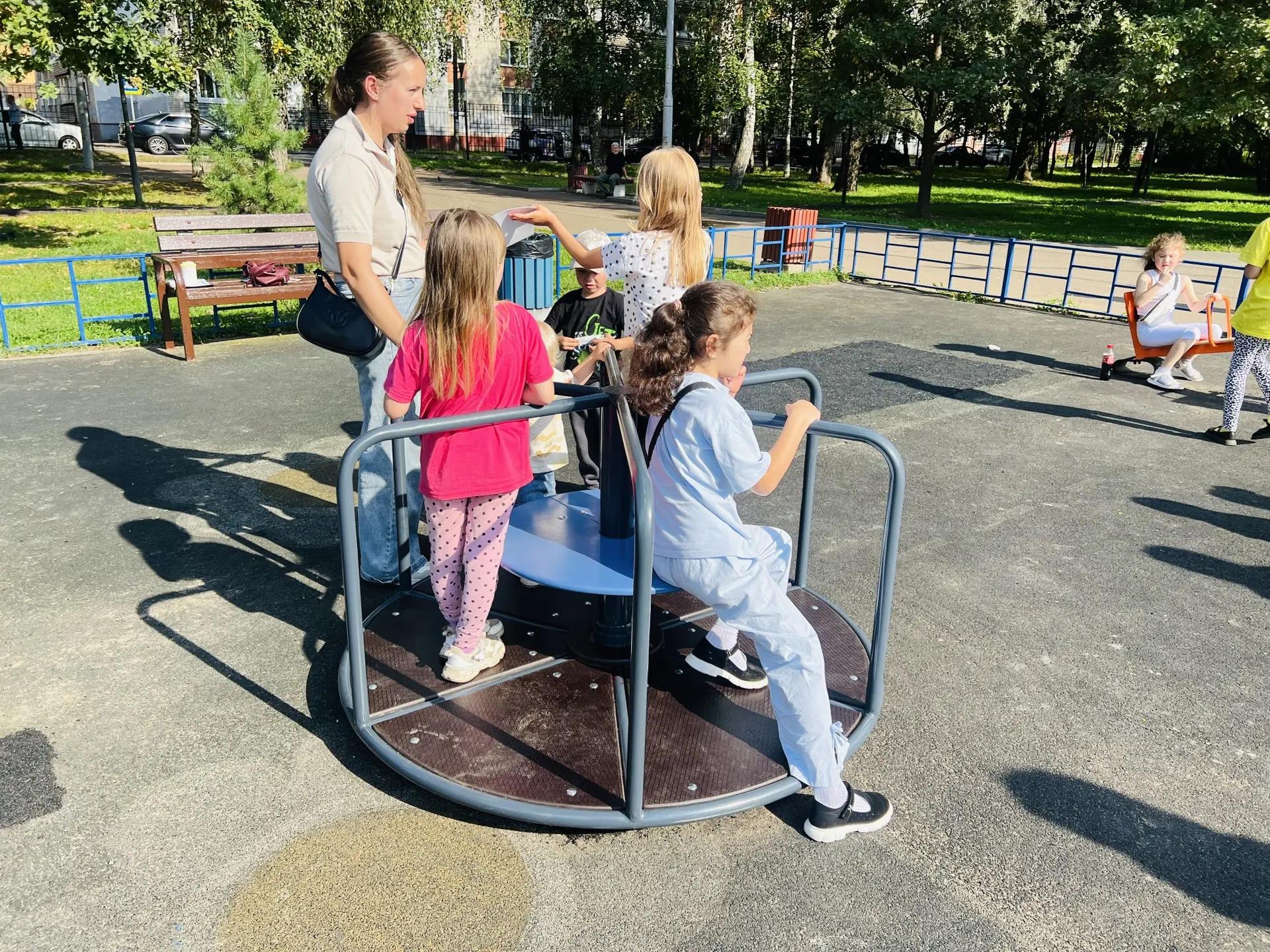 В Рабочем саду на Перекопе за несколько недель появилась новая детская площадка