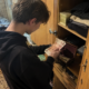 В Ярославской области 18-летний парень обокрал родственника и купил кольцо девушке