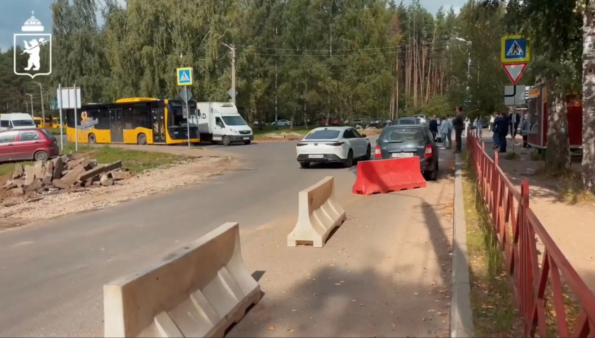 В Ярославле начали ремонт дороги у областной больницы