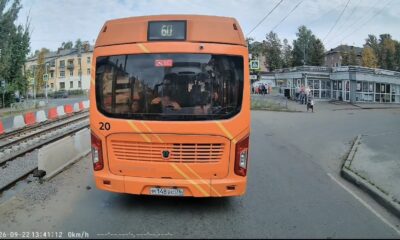 Юные пассажиры электробуса подняли настроение водителю в Ярославле