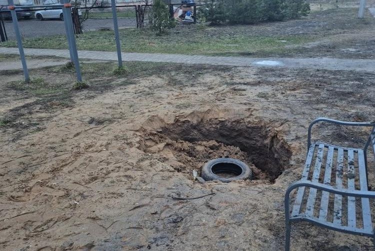 Под Ярославлем жители пытаются вернуть снесённую детскую площадку