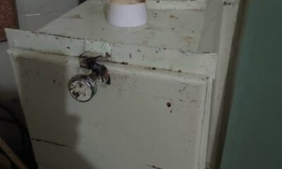 Жители ярославской многоэтажки третий месяц живут без мусоропровода