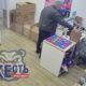 В Ярославле посетитель ПВЗ украл телефон сотрудника
